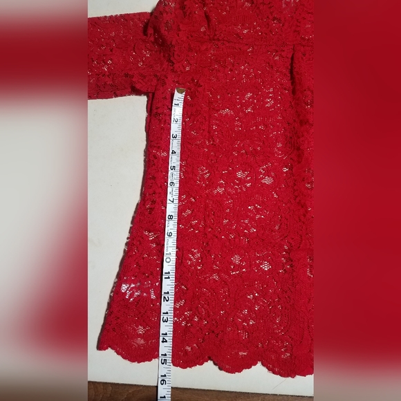 Beautiful Express red blouse - Picture 5 of 8